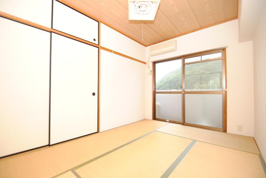 Other room space. Japanese-style room 6 tatami