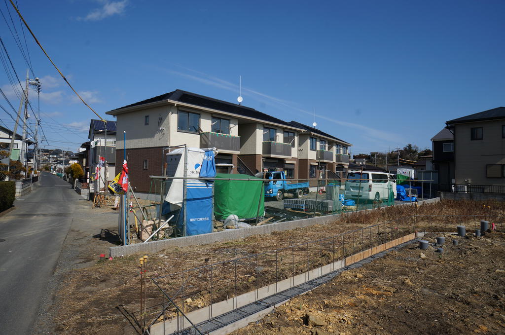 Building appearance. Lightweight steel frame of Sekisui House construction Parking 2 Taikomi. 