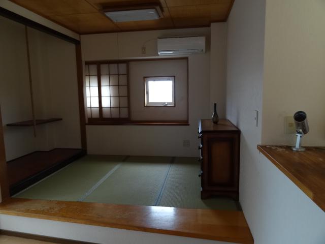 Other introspection. Tatami corner of the living room back