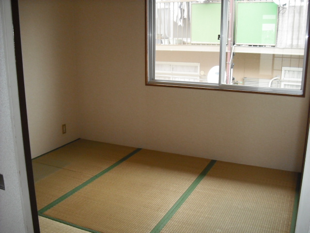 Other room space. North Japanese-style room 4.5 Pledge