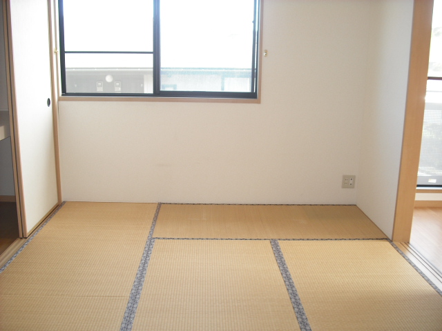Other room space. Bright rooms 6 Pledge is a Japanese-style room