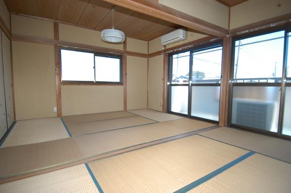 Other room space. Japanese-style room 6 Pledge (left → right)