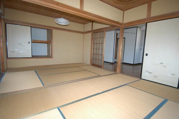 Other room space. Japanese-style room 6 Pledge (right → left)