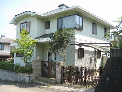 Local appearance photo. There will be a bright light green house. This is freshly painted scheduled for another color. 
