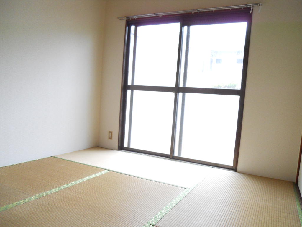 Other room space. 6 Pledge Japanese-style room