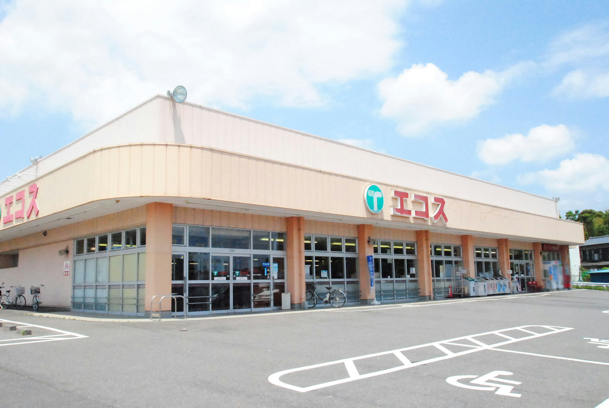 Supermarket. Ecos Kanazawa store up to (super) 1061m