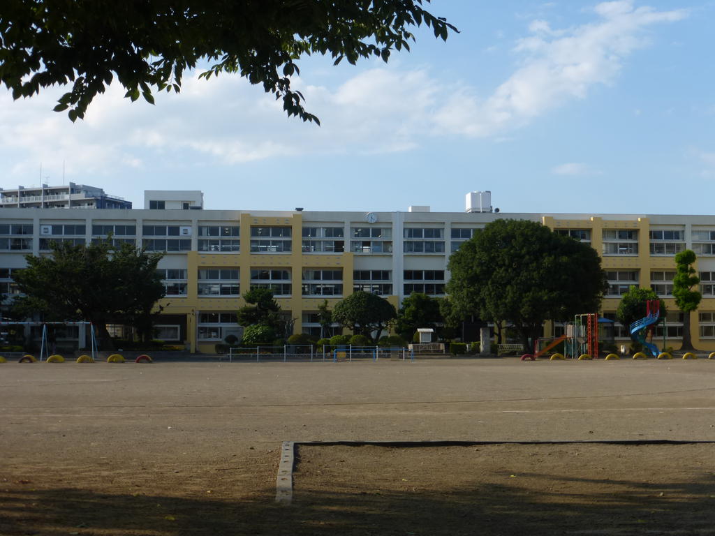 Primary school. 789m to Hitachinaka Municipal Higashiishikawa elementary school (elementary school)