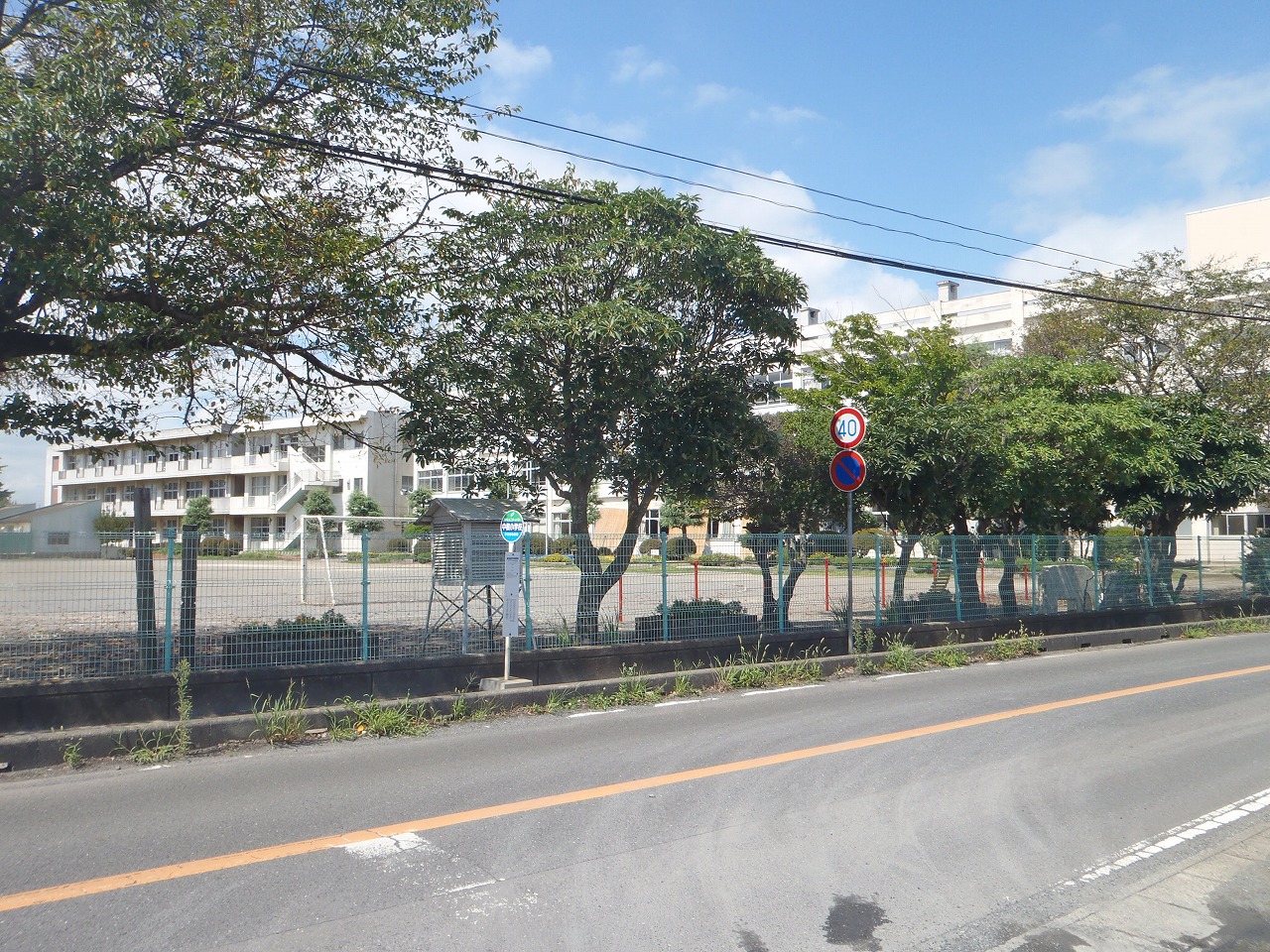 Primary school. 1500m to Hitachinaka Municipal Nakane elementary school (elementary school)