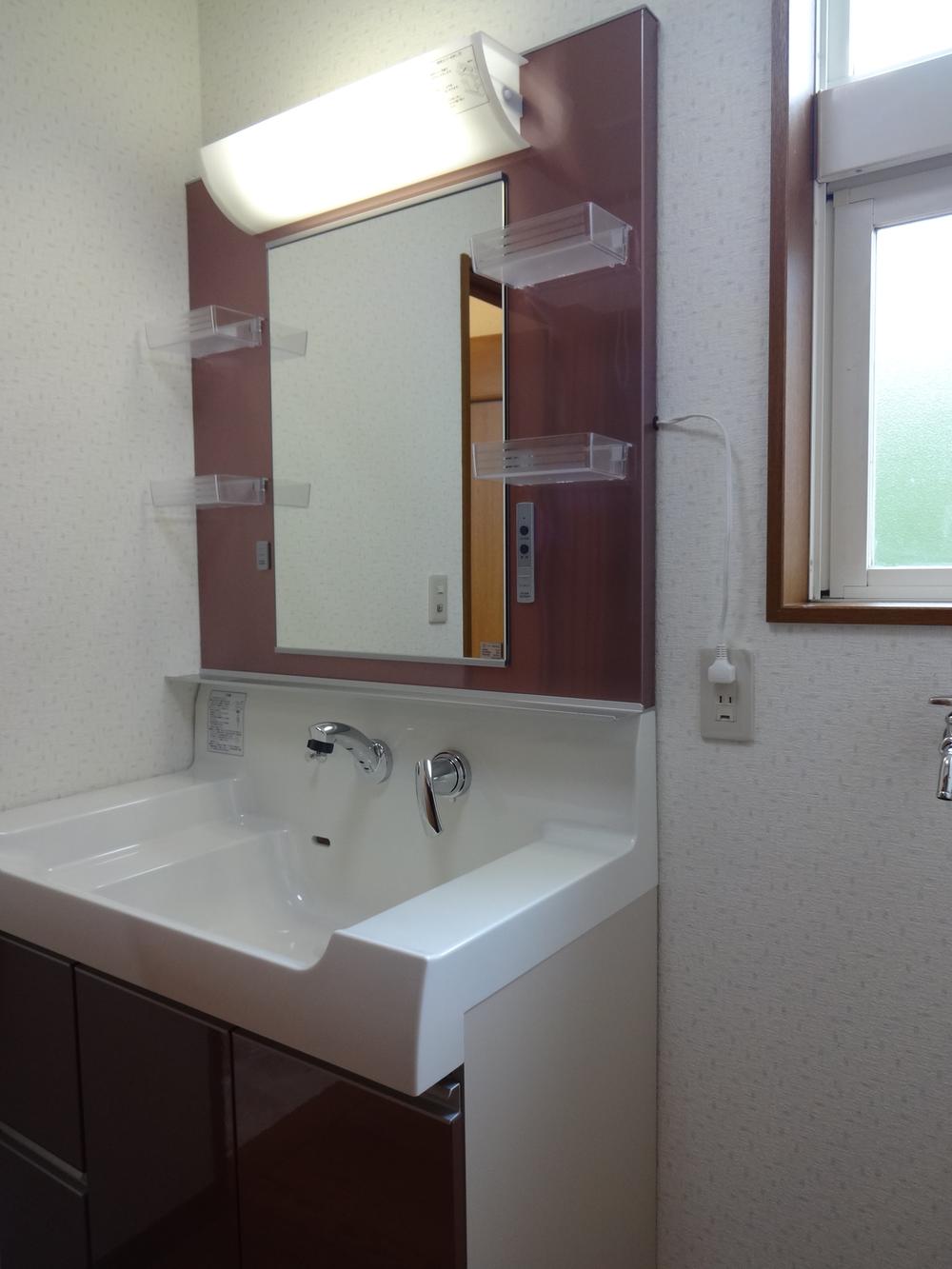 Wash basin, toilet. Wash undressing room (October 2013) Shooting