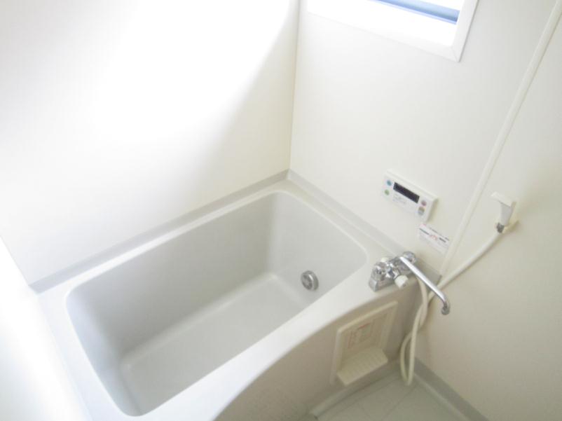 Bath. bathroom ・ With window