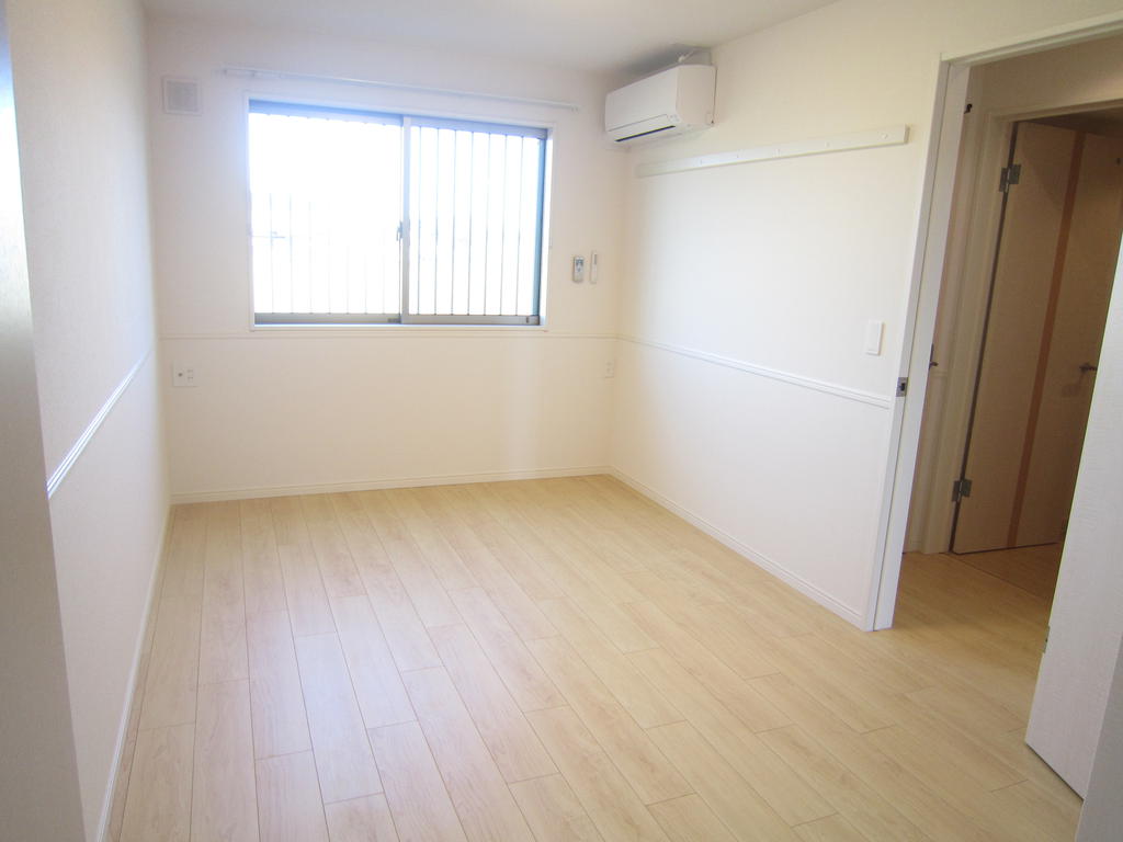 Living and room. Yang per good