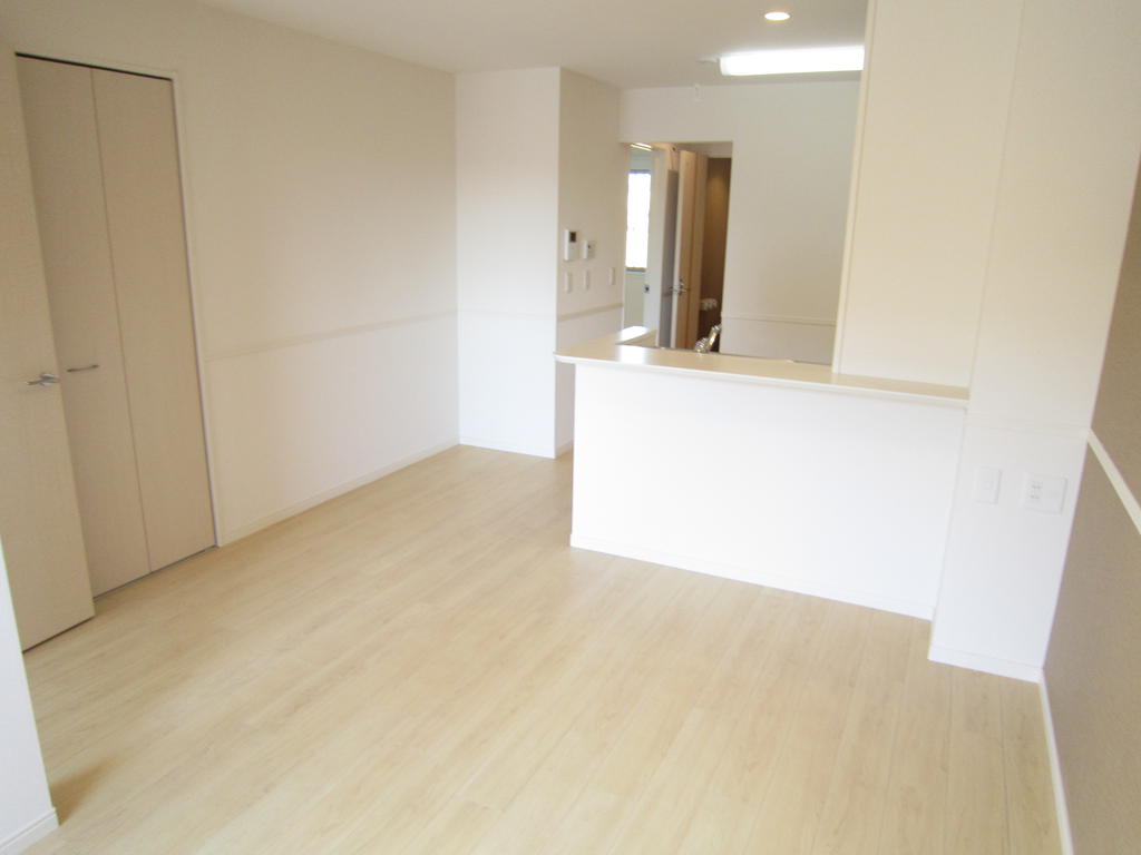 Living and room. LDK11.5 Pledge