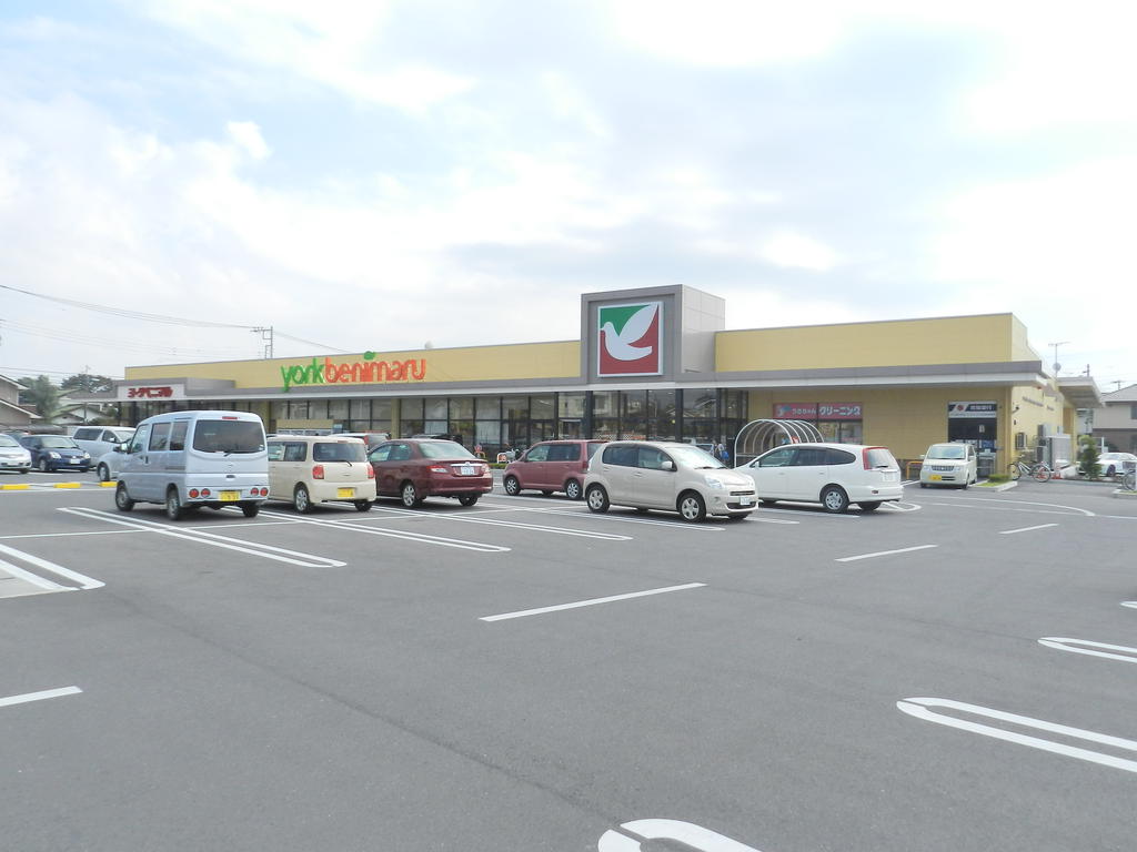 Supermarket. York-Benimaru Taisei store up to (super) 820m