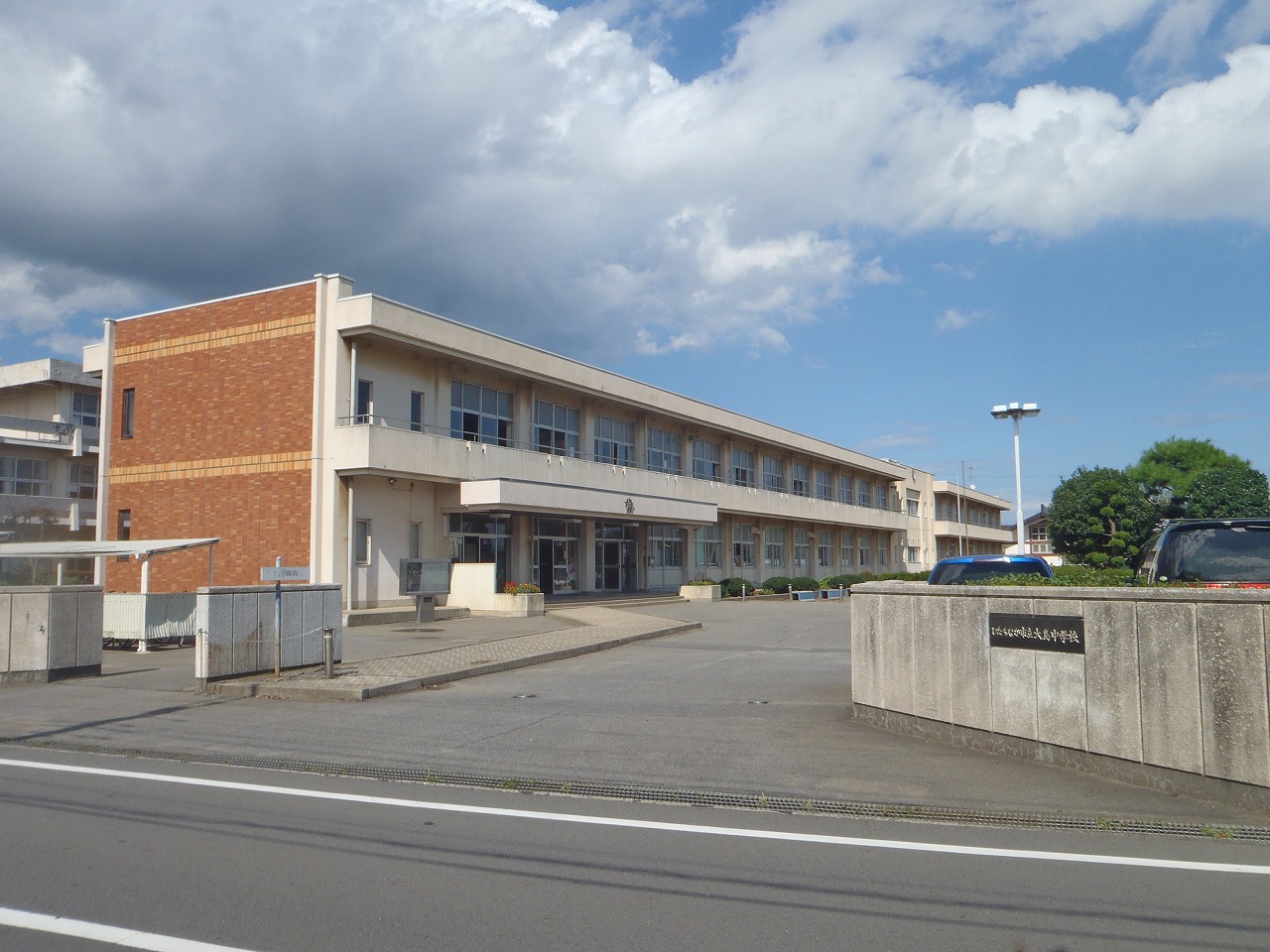 Junior high school. 1500m to Oshima junior high school (junior high school)