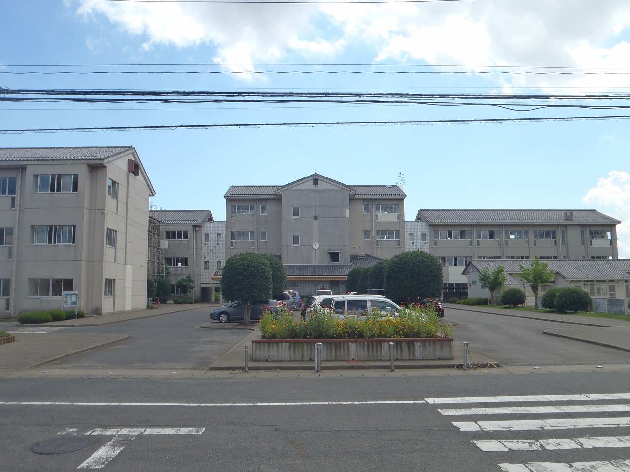 Primary school. Hitachinaka 1150m to stand outfield elementary school (elementary school)