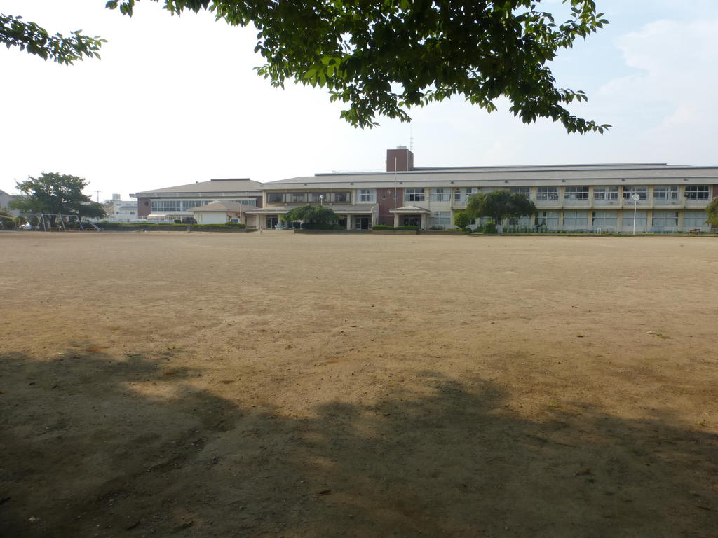 Primary school. 2137m to Hitachinaka Municipal Nagahori elementary school (elementary school)