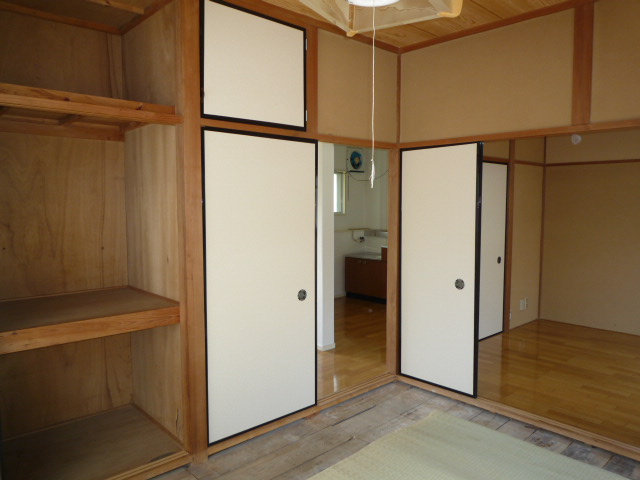 Other room space. This included laying tenants during the tatami.