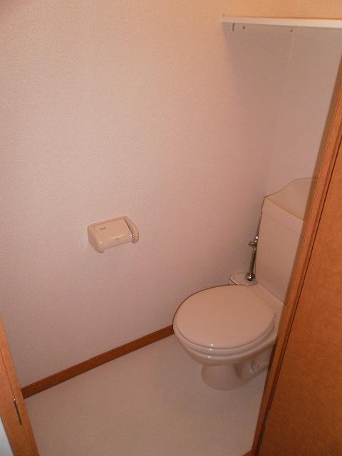 Toilet. Of course toilet ・ Bus is another.