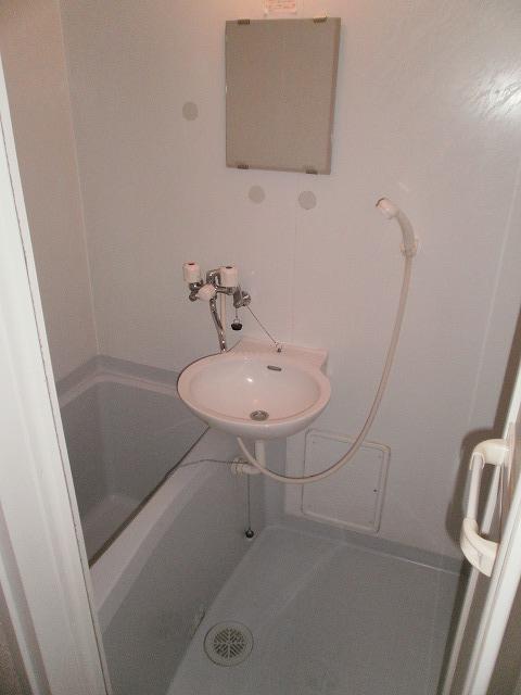 Bath. Corresponding to the washing of the rain of the day with a bathroom dryer
