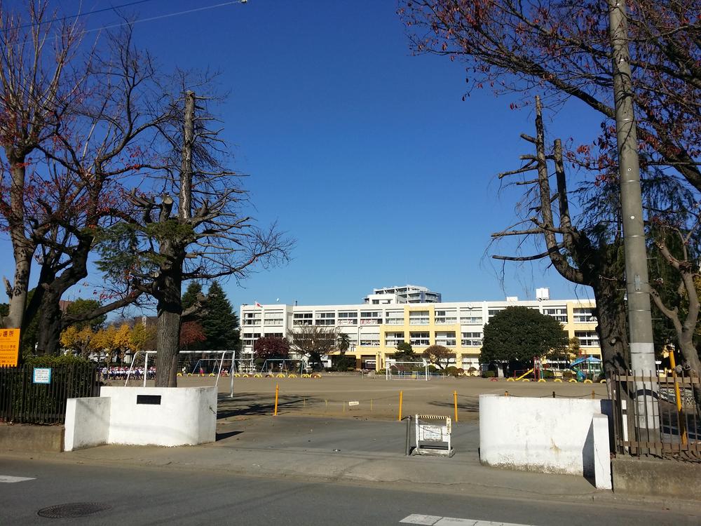 Primary school. Higashiishikawa until elementary school 1600m