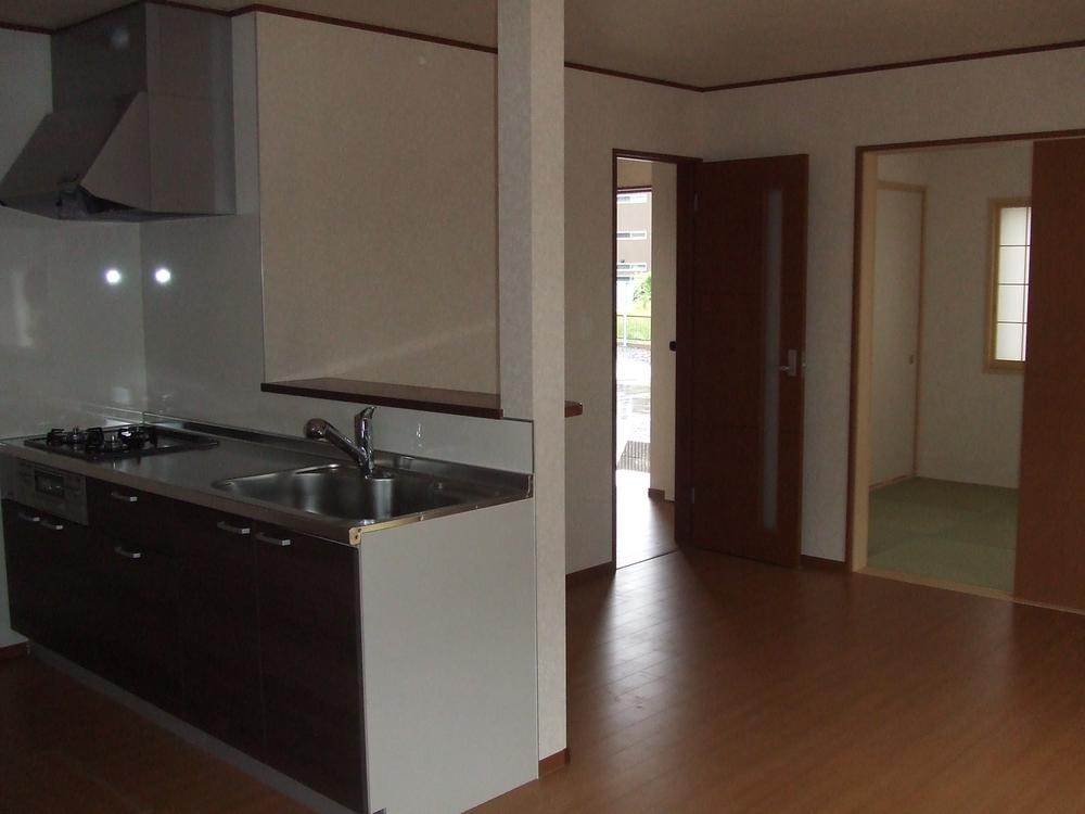 Same specifications photo (kitchen). Overlooking the room Face-to-face kitchen