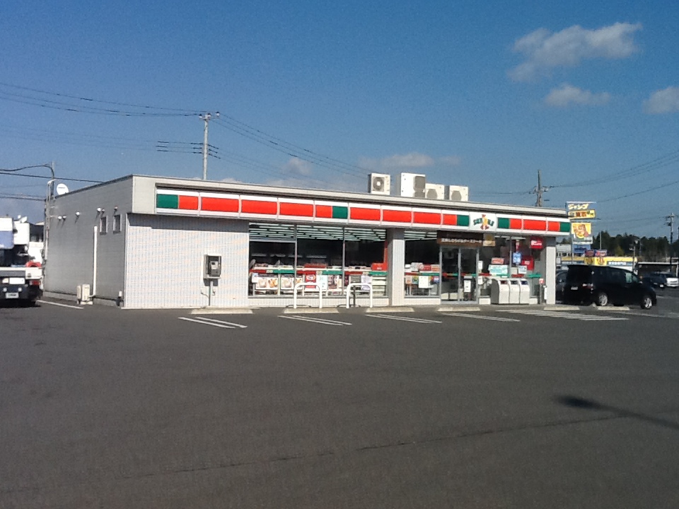Convenience store. Thanks Hitachinaka Inada store (convenience store) to 200m