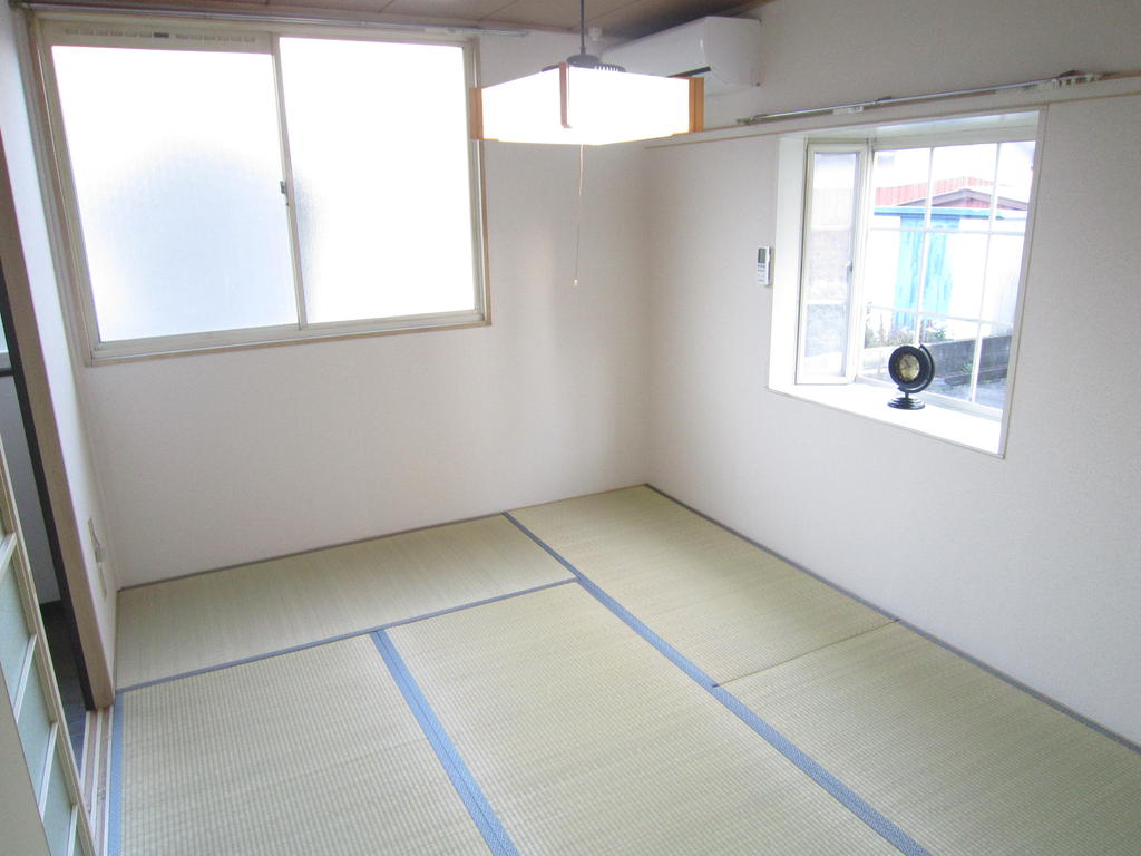 Living and room. Japanese-style room bay window