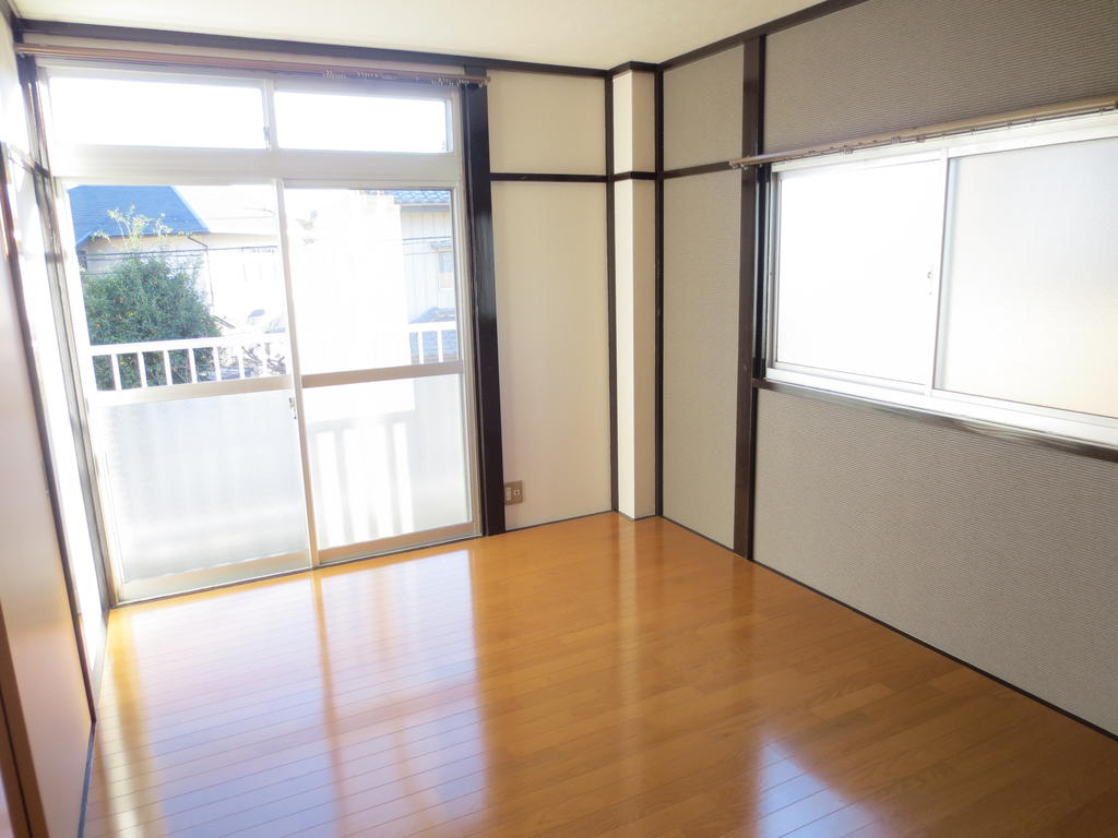 Other room space. Western-style 6 Pledge