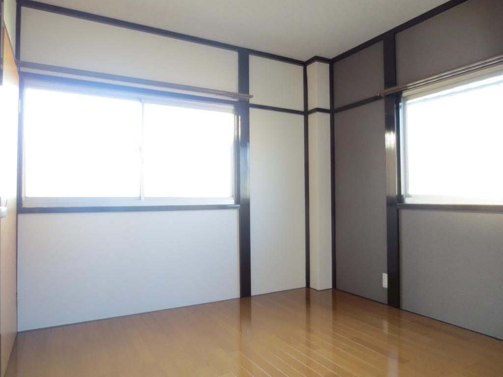 Other room space. Western-style 4.5 Pledge