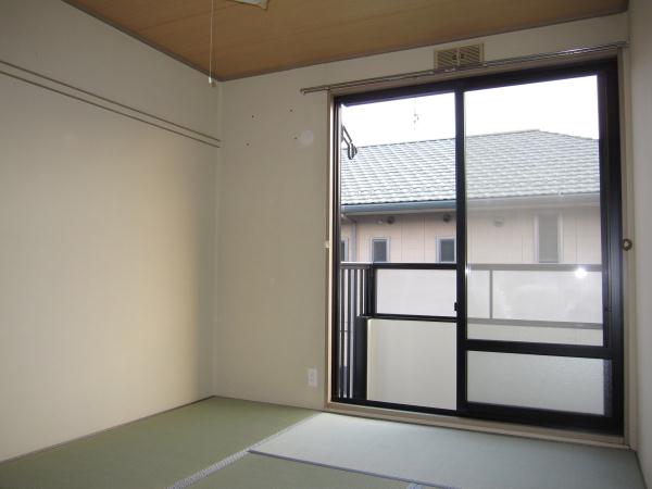 Living and room. South Japanese-style room window