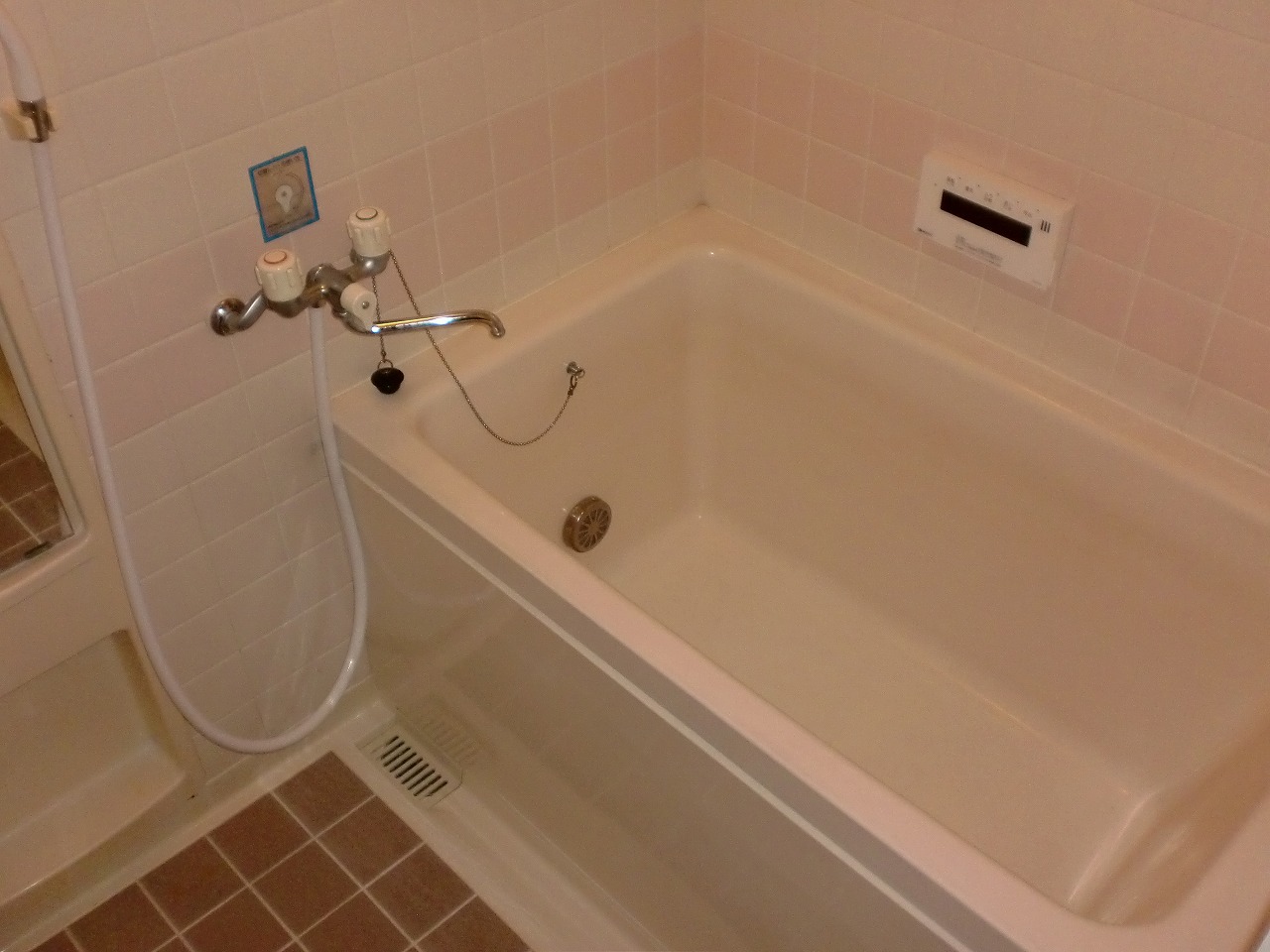 Bath. Additional heating is also installed. 