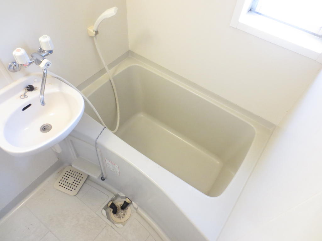 Bath. bathroom ・ With window