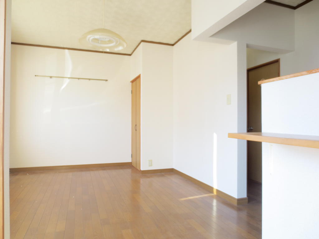 Living and room. Western-style 8.2 Pledge