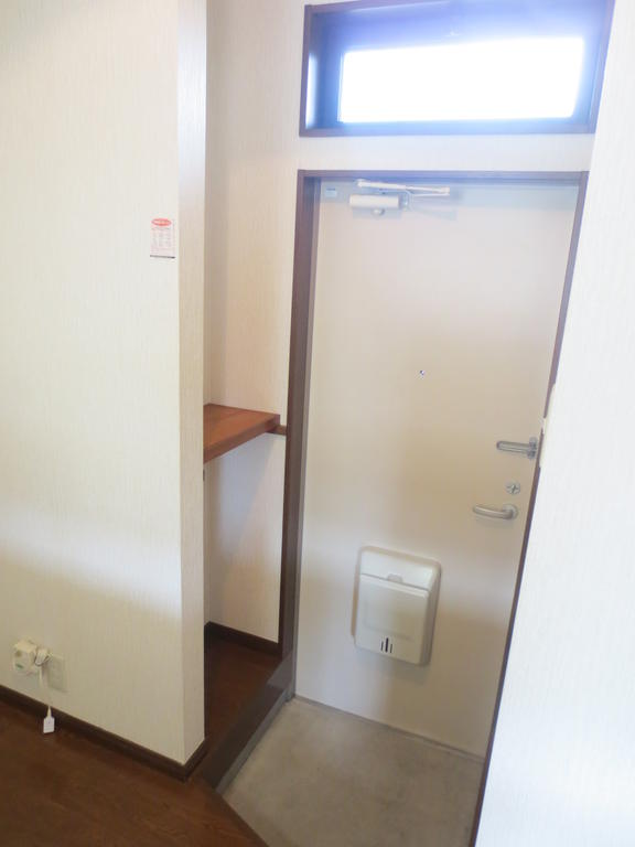 Entrance. Entrance ・ hole