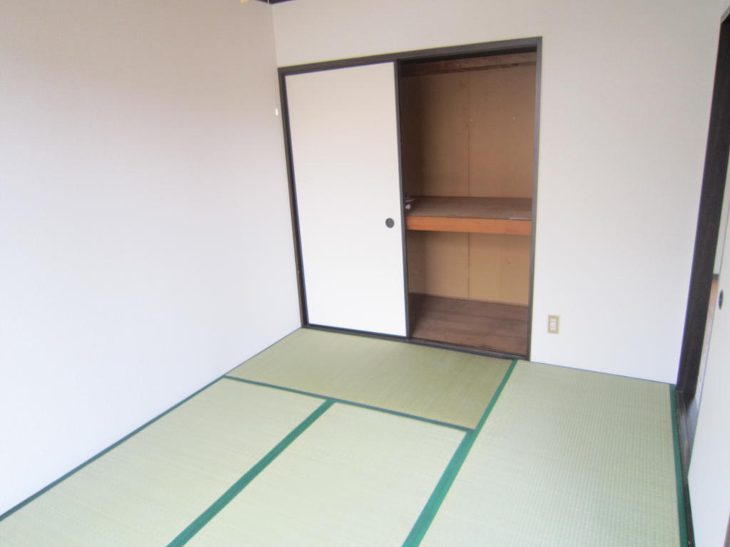 Living and room. Japanese-style room Storage room