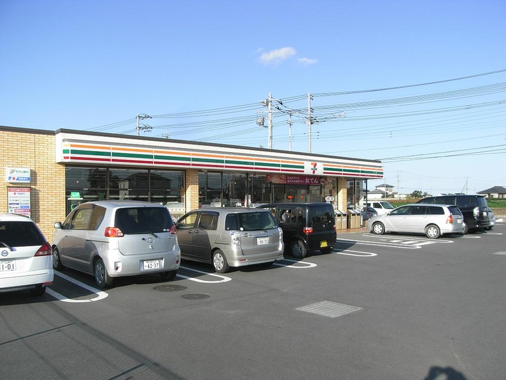 Convenience store. Seven-Eleven Hitachinaka 500m before to pass shop