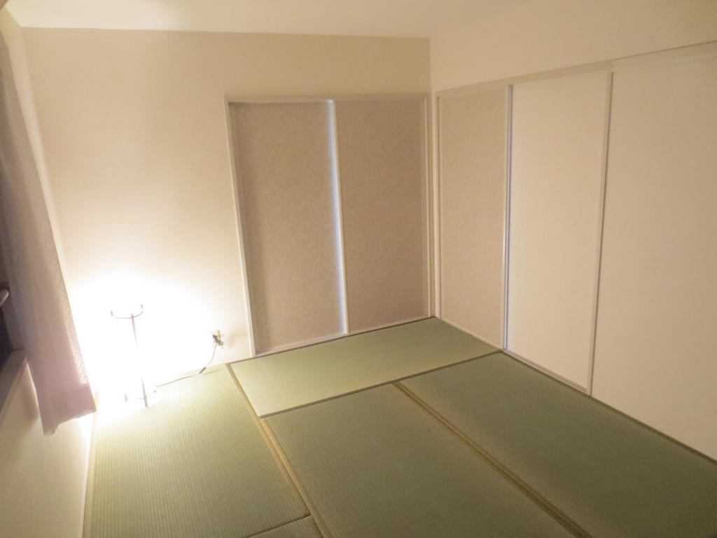 Other room space. Japanese-style room 6 quires