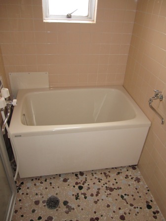 Bath. With reheating function Bathtub