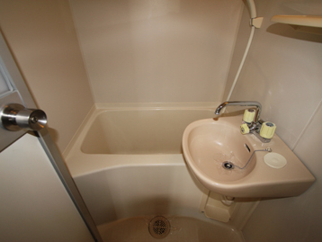 Bath. ※ Will be the photo of the same property Room 201 (inverted type)