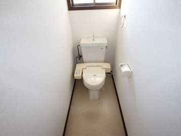 Toilet. ※ Will be the photo of the same property Room 201 (inverted type)