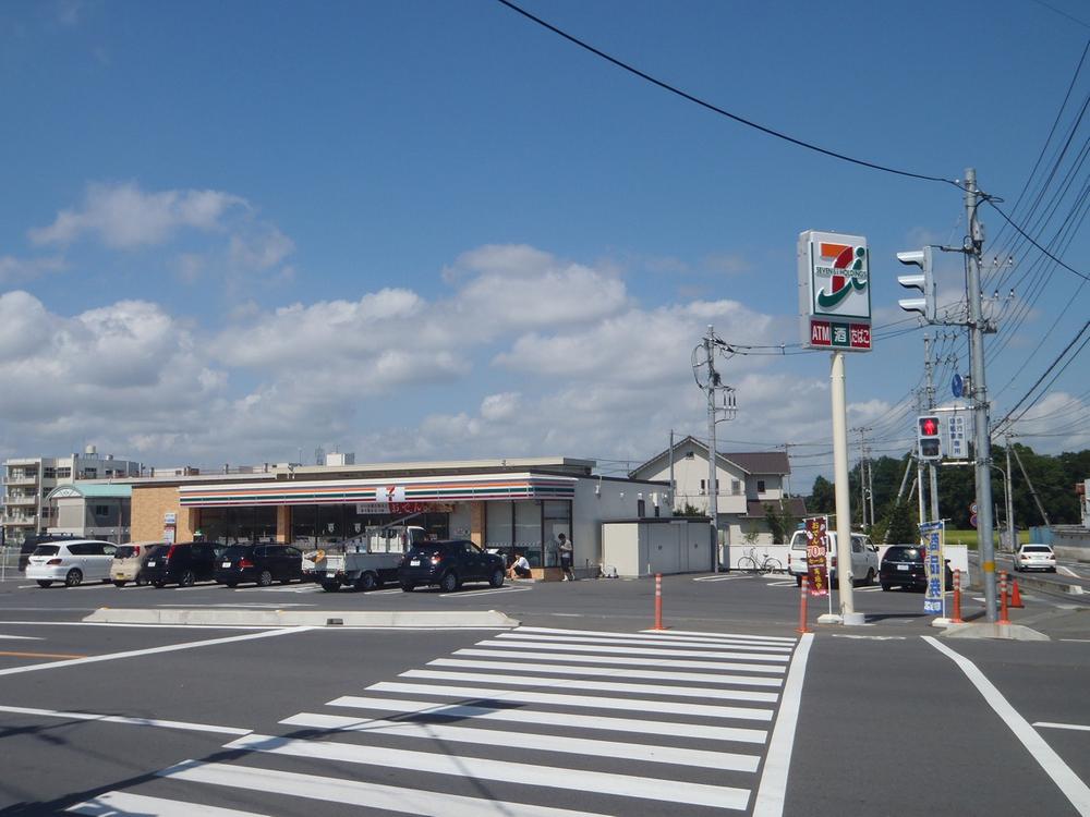 Convenience store. Seven-Eleven Hitachinaka 522m before to pass shop