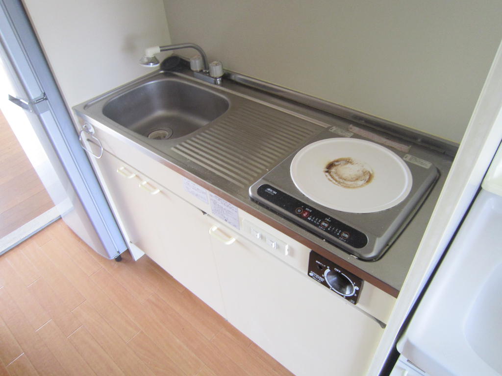 Kitchen. IH with stove