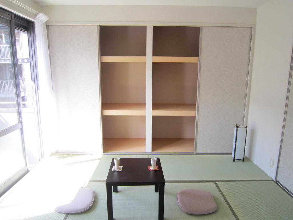 Living and room. Japanese-style room ・ Receipt