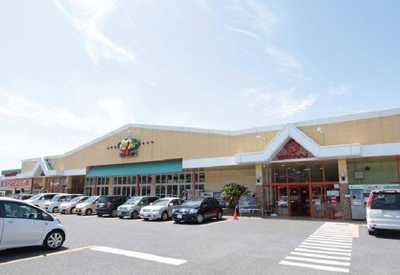 Supermarket. Sanyu store Horiguchi 700m to the store