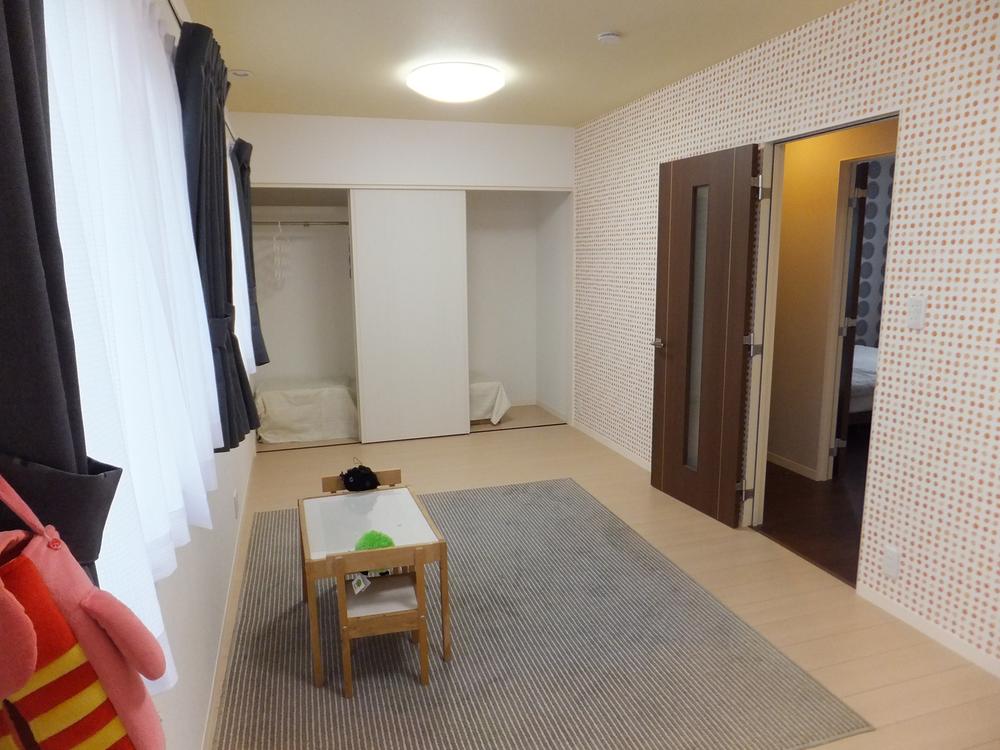 Non-living room. The rooms are equipped with a housed in about 9 Pledge + both sides for your child!