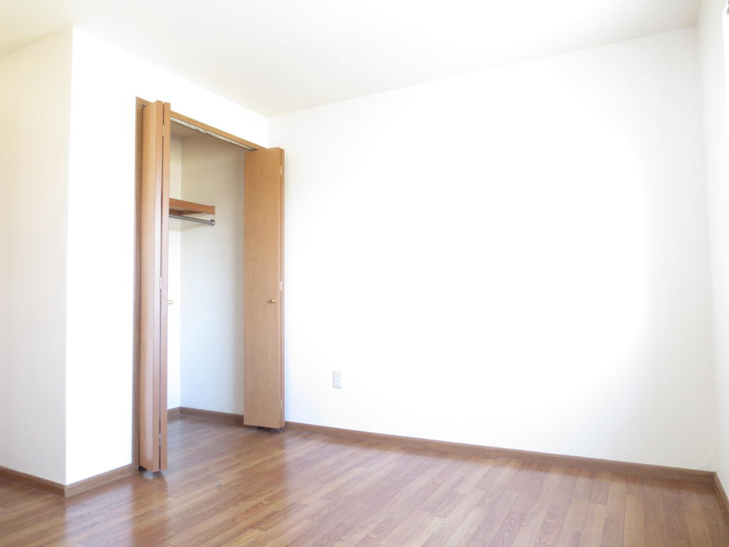 Other room space. Western-style 7.6 Pledge