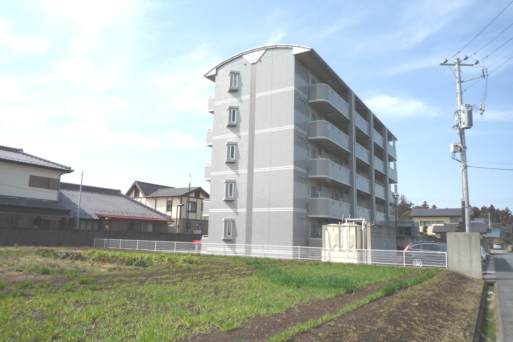 Building appearance. Elevator ・ Courier apartment with BOX