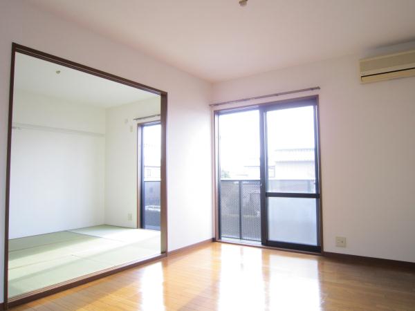 Living and room. LDK10 Pledge ・ Yang per good