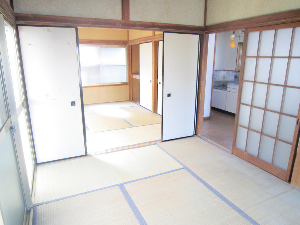 Living and room. Japanese-style room 2 rooms