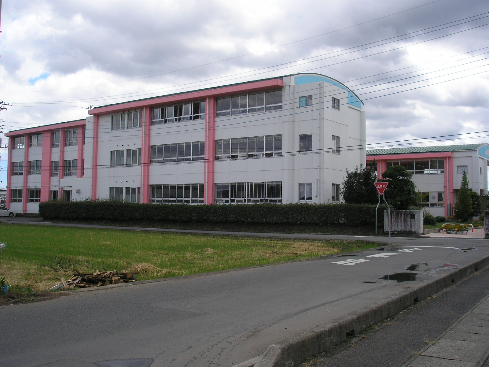 Primary school. 762m until Hitachiōmiya stand Ueno elementary school (elementary school)